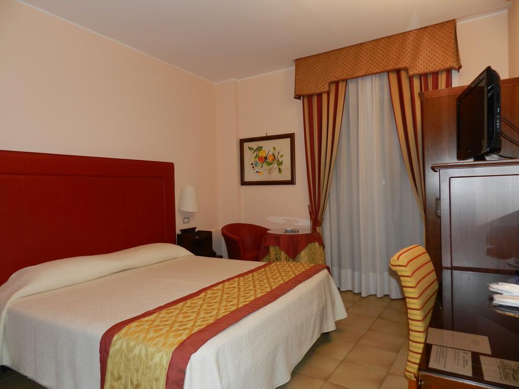 Hotel Il Mulino Capo dʼOrlando Extérieur photo
